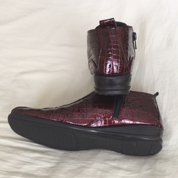 Shoes - Picture 3 of 5